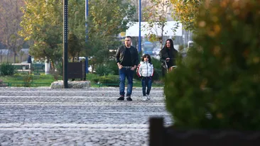 Asa tata, asa fiu! Vezi cum a reusit Elis Armeanca sa-si transforme baiatul in copia lui fidela!