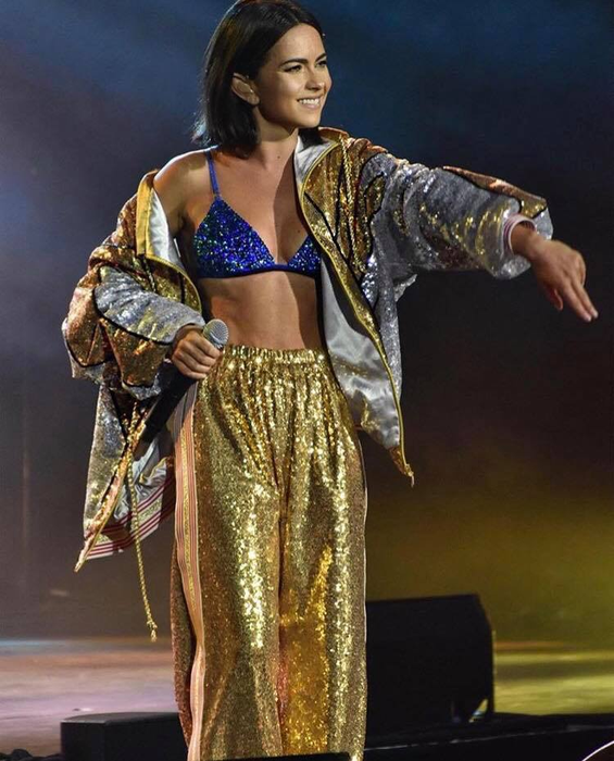 Inna, pictorial incendiar! Îndrăgita cântăreață a pozat topless, iar fanii ei sunt în delir