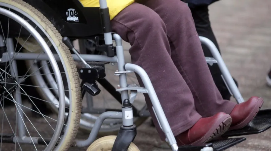 Județul în care sute de oameni au rămas fără gradul de handicap