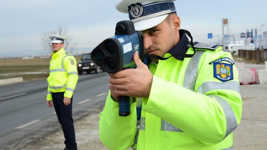 Buzău: Şofer prins când circula cu 213 kilometri la oră pe DN 2