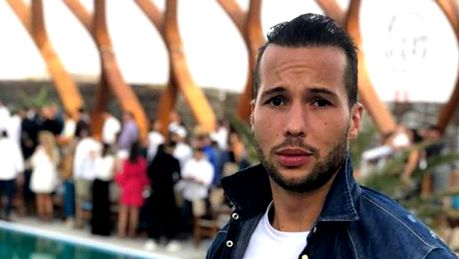 Tristan Tate, alias "Prințișorul videochaturilor" se războiește cu Poliția Română