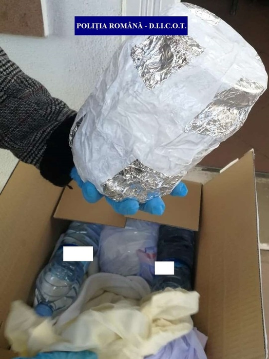 Doi tineri din Bihor, cercetaţi după ce au fost prinşi când primeau un colet cu cannabis, trimis din Spania. FOTO