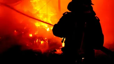 Cel puțin 19 persoane au fost rănite în urma unui incendiu izbucnit în apropierea Parisului