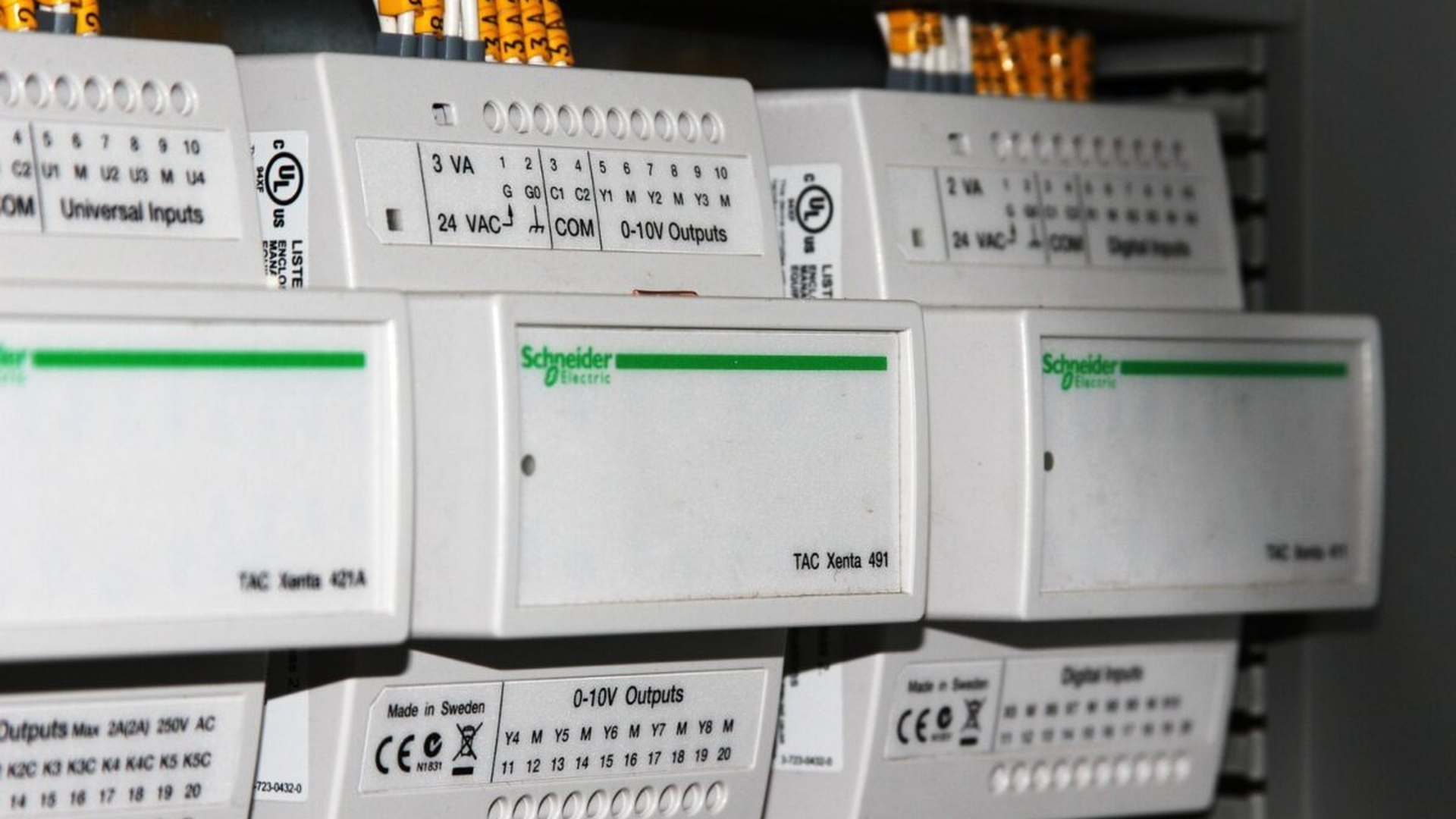 Cele 3 aparate electrocasnice pe care trebuie să le scoţi din priză imediat. Vă cresc factura la energie electrică fără să vă daţi seama