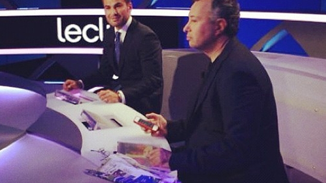 Adrian Mutu si-a facut debutul la TV in Franta. A fost invitatul special in cel mai tare talk-show sportiv