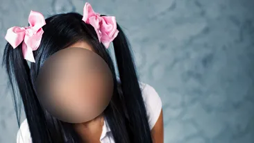 O mama a avut socul vietii ei cand s-a uitat sub patul fetitei sale de 16 ani! A sunat imediat la politie cand a vazut ce ascunde