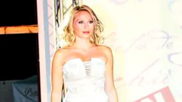 A fost lucrata de Simona Patruleasa