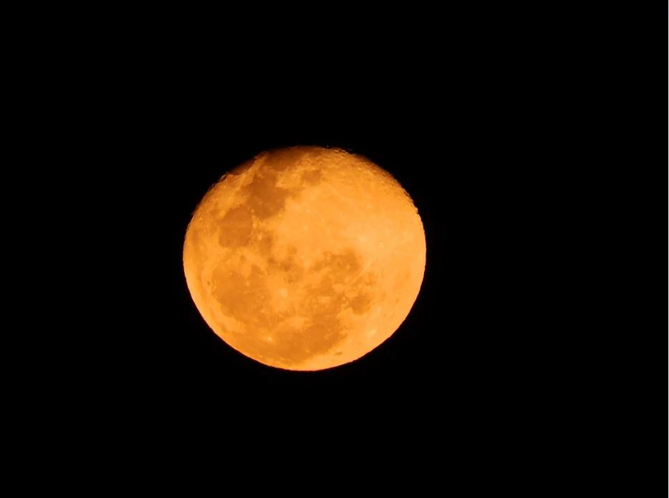 Fenomen spectaculos pe cer! Când are loc “Luna Căpşună” sau “Luna Roz” şi cum ne influenţează. Va fi văzută în toată lumea