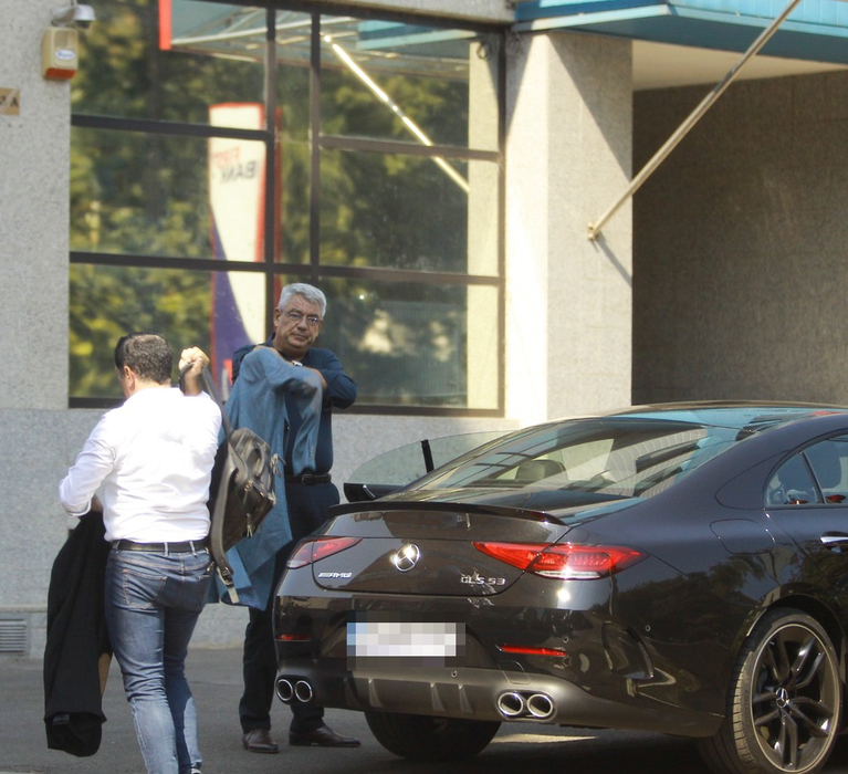 Mihai Tudose conduce un Mercedes CLS 53 AMG, al cărui preț trece de 100.000 de euro