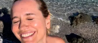 Cum arată Andreea Esca într-un costum de baie minuscul la 53 de ani. Imaginile publicate de știristă! Fanii au rămas uimiți