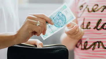 Data la care intră alocațiile în aprilie 2026. Ce trebuie să știe părinții