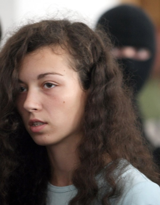 Studenta criminală din Arad va ieși mai repede din închisoare