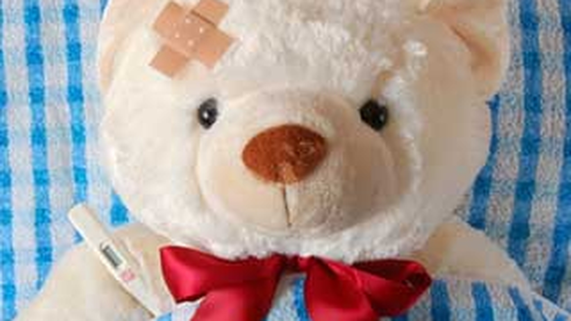Doar in Romania se putea intampla! Jucariile depuse in memoria bebelusilor de la Maternitatea Giulesti au fost furate!