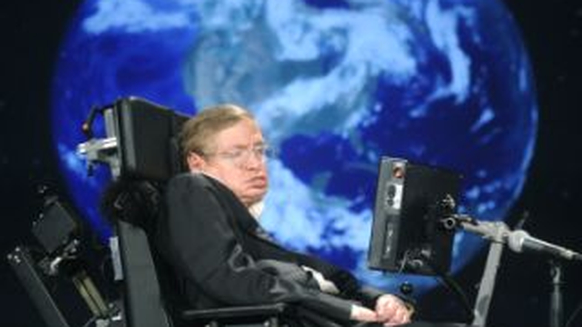Celebrul astrofizician Stephen Hawking sustine ca omul poate calatori in timp