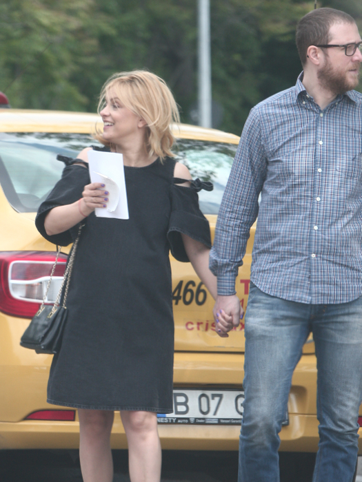 Viitoarea mămică Simona Gherghe radiază de fericire