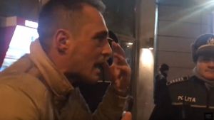 Vladimir Drăghia, bruscat și cu hainele sfâșiate, în fața Ateneului Român! De ce a fost amendat de jandarmi