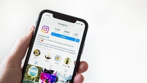 Schimbările făcute de Instagram. Care este funcţia la care s-a renunţat