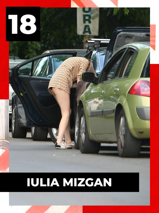 TOP sexy-vedete. Bianca Drăgușanu, Daniela Crudu sau Raluca Bambi s-au aplecat pe bancheta din spate și…: Mamăăă, ce priveliște!