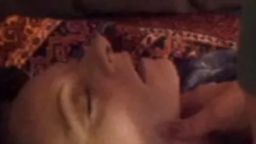 VIDEO TULBURĂTOR! Momentul in care o tânără superbă moare din cauza unei supradoze de heroină