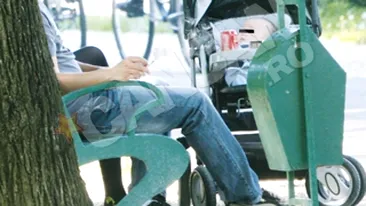 Viziru a iesit la o tigara cu bebelusul