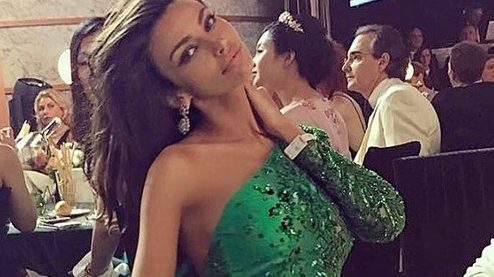 Mădălina Ghenea, talie de viespe la nici două luni de când a născut! Fotomodelul a strălucit pe covorul roşu de la Cannes
