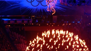 Imagini spectaculoase de la ceremonia de inchidere a Jocurilor Olimpice de la Londra! Ce-au cautat Kate Moss si Naomi Campbell in centrul atentiei?