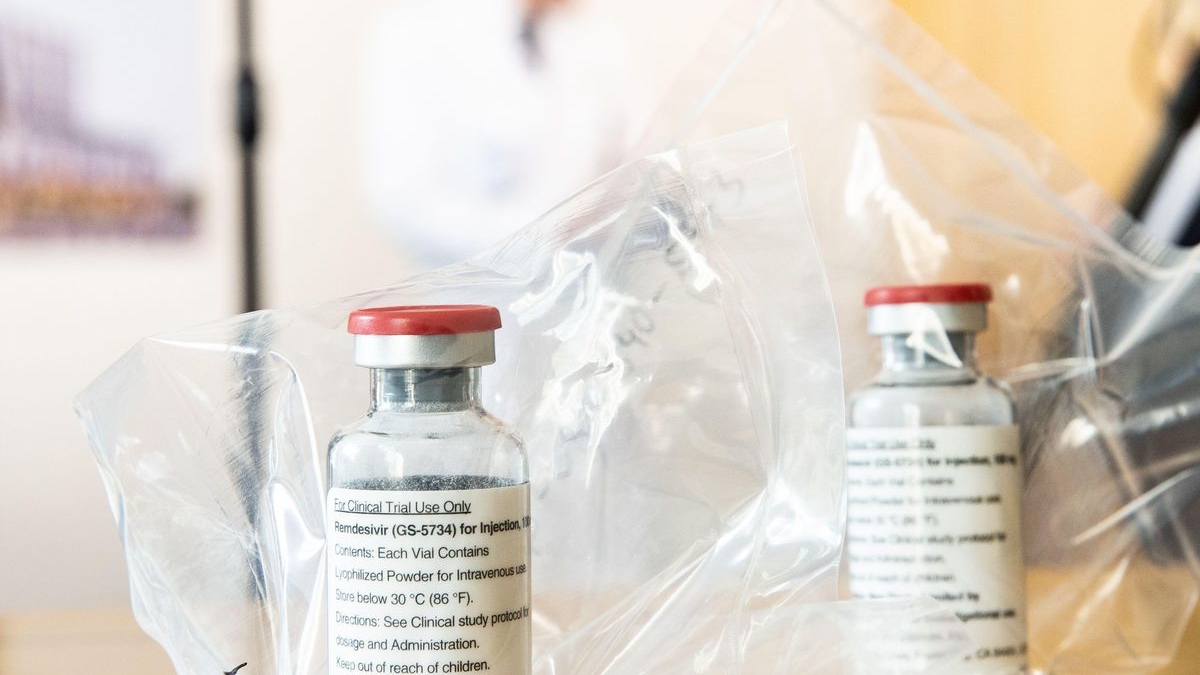 Vești bune pentru bolnavii de coronavirus. România va primi 25.157 de flacoane de Remdesivir pentru tratarea lor
