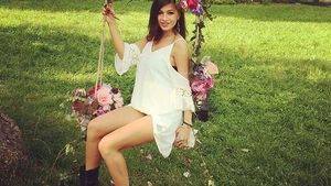 Anda Călin şi-a etalat mândră burtica de gravidă! Iubita lui Liviu Vârciu, în costum de baie în luna a opta de sarcină