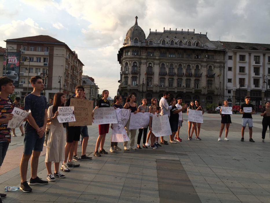 „Puteam fi eu!”. Va fi protest la Craiova, miercuri seară, în Piaţa Mihai Viteazu, după ororile de la Caracal