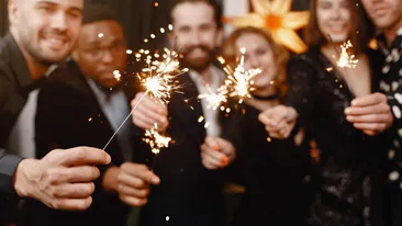 Cele mai amuzante mesaje de Anul Nou! Trimite-le de Revelion și vei aduce zâmbete garantat