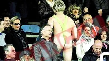 In costum de baie la rugby