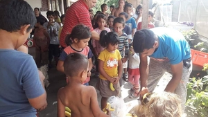 Un pastor din Târgu-Mureș are grijă de zeci de copii care trăiesc într-o sărăcie lucie! Oamenii au făcut un apel disperat pe Facebook: „Îmi tremură mâna pe tastatură!”