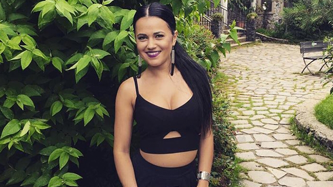 DEEA de la INSULA IUBIRII, schimbare de look cu ocazia Crăciunului! S-a fotografiat alături de mama ei, iar fanii au înroşit butonul de like!