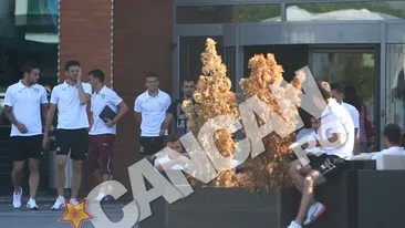 Rapidistii au pregatit la terasa tactica pentru derby-ul cu Steaua! Vezi ce au discutat Pancu si compania si ce surprize le pregatesc rivalilor pentru diseara