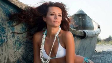 Simple si elegante! Cu ce rochii au reusit Anca Turcasiu si Carmen Negoita sa-l impresioneze pe stilist?