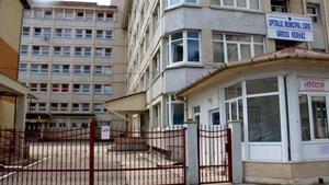 Cum a reacționat un medic din Satu Mare după ce o pensionară i-a dat un plic cu bani drept "șpagă"