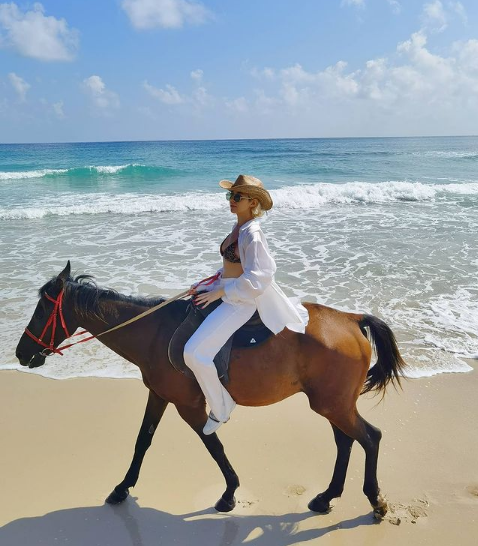 Lidia Buble, vacanță în Zanzibar alături de un bărbat celebru! Ce a dat-o de gol pe artistă