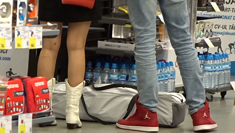Andreea şi George au decis să plece cu cortul în vacanţă