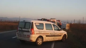 O maşină cu bani s-a răsturnat pe o şosea din Timiş! Ce s-a întâmplat în minutele imediat următoare