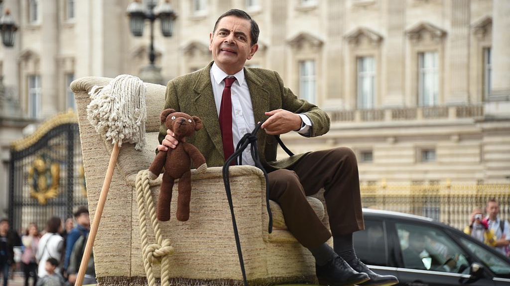 Cum arată Mr. Bean la 63 de ani! Actorul Rowan Atkinson, care-l interpretează pe celebrul personaj, va deveni tată pentru a treia oară!