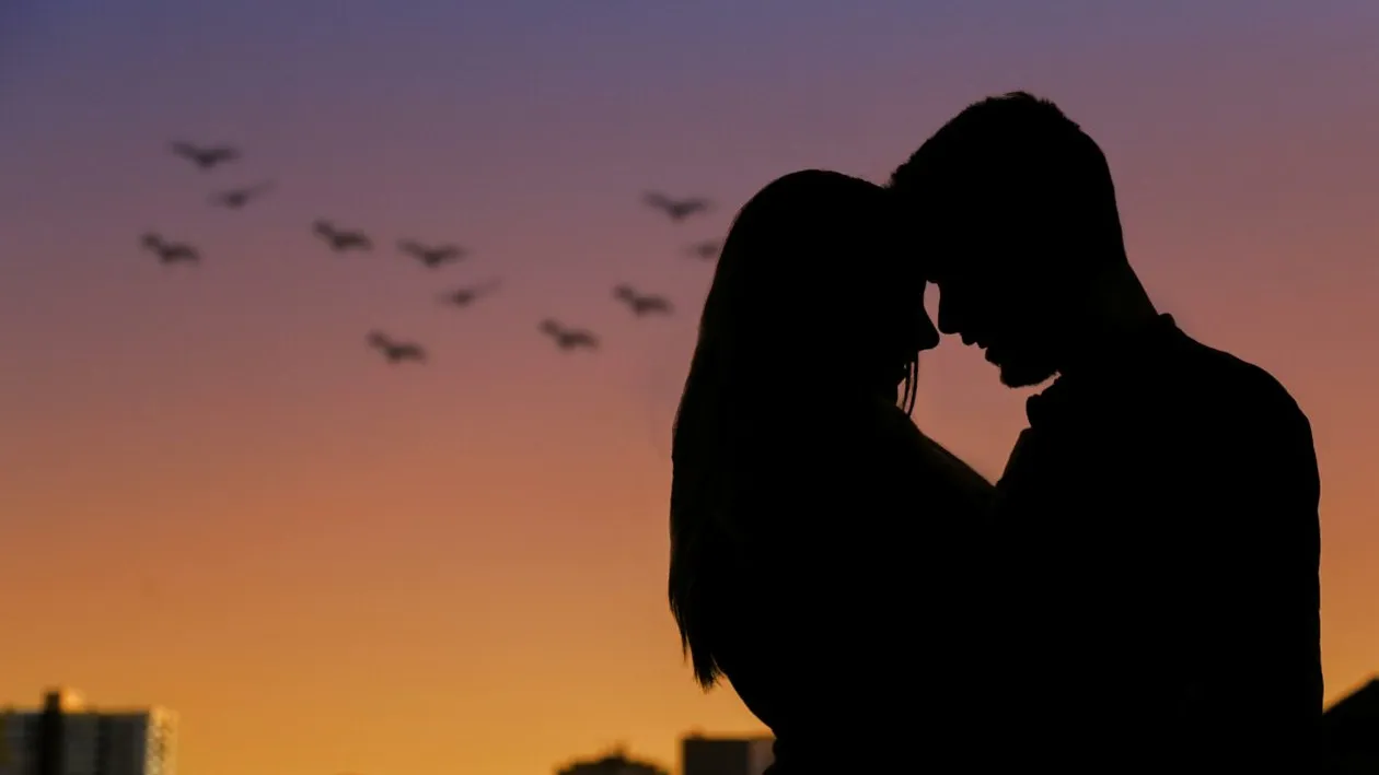 O femeie i-a spus iubitului bogat că are o boală nemiloasă și el i-a dat bani. Ce a făcut cu ei imediat