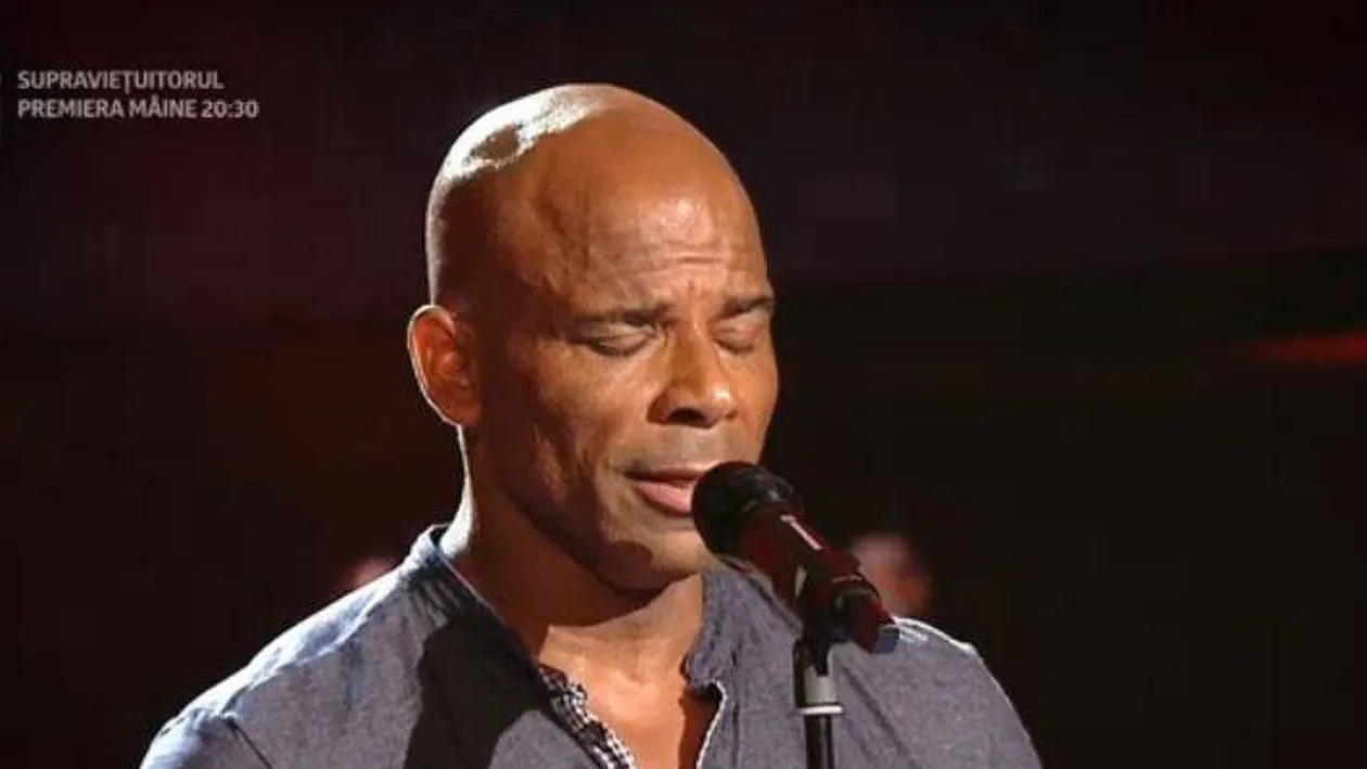 Un actor american a smuls ropote de aplauze la ”Vocea României”! Cât de bine a interpretat!