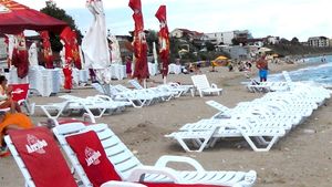 Prețurile deja au luat-o din loc! Cât costă să închiriezi un șezlong în Eforie Nord acum, la început de iunie