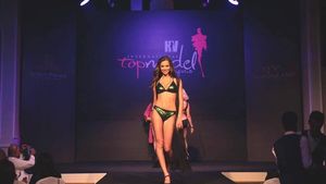 Proaspăta "Miss Balkana", orădeanca Denisa Hodişan, s-a dat "Miss Top Model International" deşi a ieşit pe locul 2
