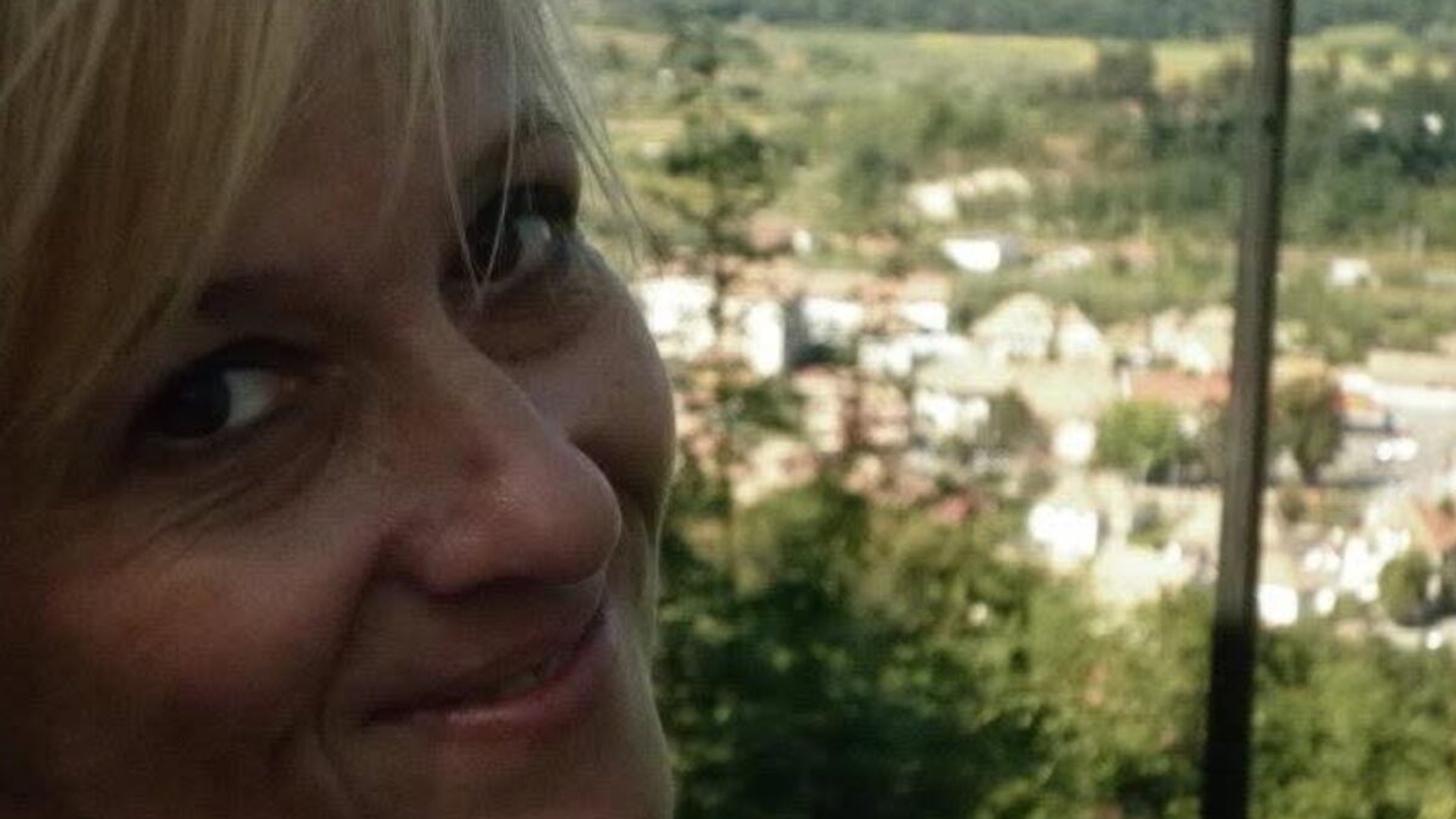 Doliu în presa din România! A murit jurnalista Simona Șerbănescu