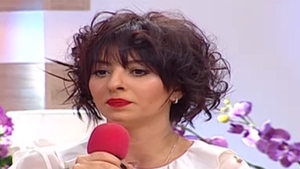 Incă o schimbare de look pentru Giulia! Cum a apărut solista intr-o emisiune TV! Iti place cum ii stă cu noua coafura?