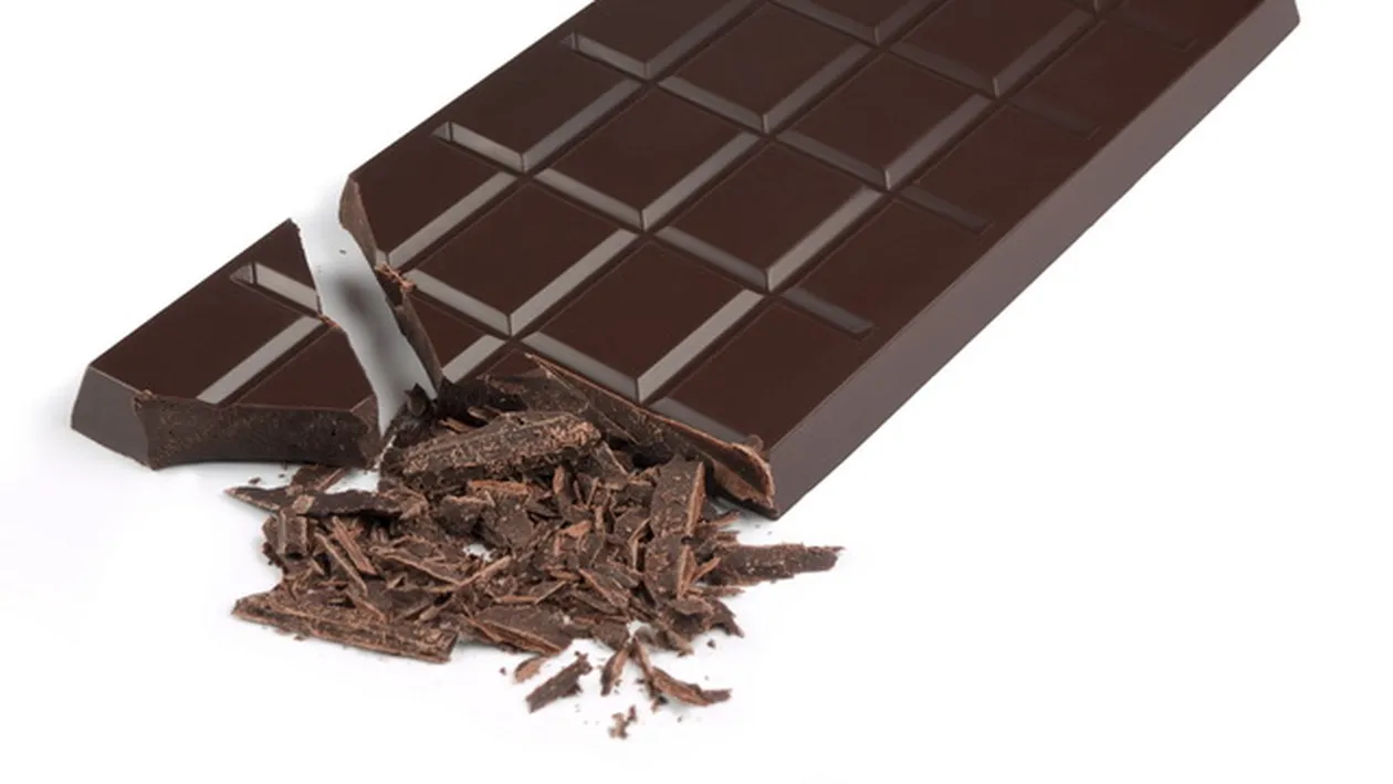 Aveti probleme cu inima? Uite ce beneficii va poate aduce consumul moderat de ciocolata neagra!