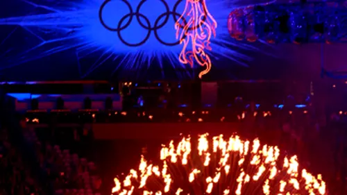 Imagini spectaculoase de la ceremonia de inchidere a Jocurilor Olimpice de la Londra! Ce-au cautat Kate Moss si Naomi Campbell in centrul atentiei?