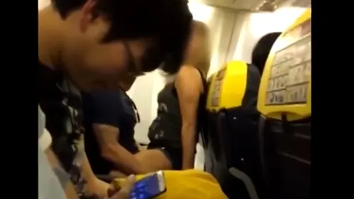 VIDEO | Scene de amor într-un avion! Pasagerii au asistat șocati la partida fierbinte
