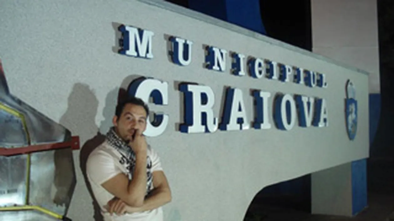 Stefan Stan cutreiera tara in lung si-n lat! Uite in ce orase s-a fotografiat noaptea trecuta!